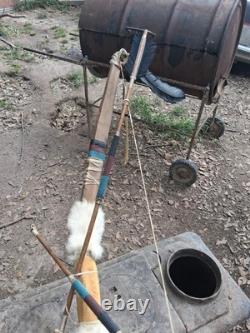 1970s NATIVE AMERICAN SHORT BOW RECURVE/ 2 BEADED ARROWS HANDMADE HTF