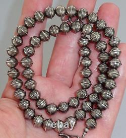 22 NAVAJO PEARL NECKLACE Vintage Dark STERLING Oxidized Old Pawn BENCH BEAD 7mm