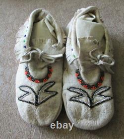 A Beautiful Vintage Native American Indian Beaded Moccasines. 1940 To 1960
