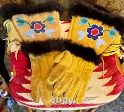 ANTIQUE Native American Beaded Gauntlet/Authentic OJIBWAY Gloves, Moosehide, Glass