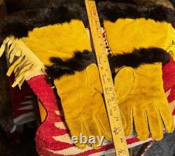 ANTIQUE Native American Beaded Gauntlet/Authentic OJIBWAY Gloves, Moosehide, Glass