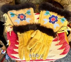 ANTIQUE Native American Beaded Gauntlet/Authentic OJIBWAY Gloves, Moosehide, Glass