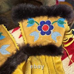 ANTIQUE Native American Beaded Gauntlet/Authentic OJIBWAY Gloves, Moosehide, Glass