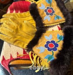 ANTIQUE Native American Beaded Gauntlet/Authentic OJIBWAY Gloves, Moosehide, Glass