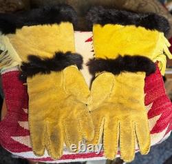 ANTIQUE Native American Beaded Gauntlet/Authentic OJIBWAY Gloves, Moosehide, Glass