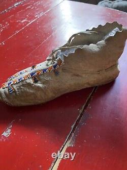 Antique 1890s Native American Indian Athabaskan Beaded Mocassin Shoes