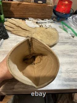 Antique American Indian Beaded Gauntlets, Gloves, Buffalo