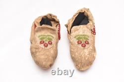 Antique CREE INDIAN FLORAL BEADED MOCCASINS NATIVE AMERICAN 8