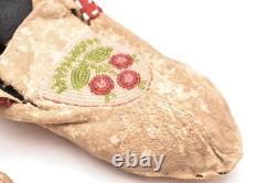 Antique CREE INDIAN FLORAL BEADED MOCCASINS NATIVE AMERICAN 8