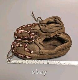 Antique Childs Native American Plains Beaded Moccasins