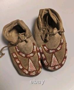 Antique Childs Native American Plains Beaded Moccasins