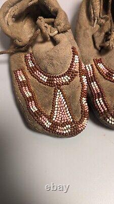 Antique Childs Native American Plains Beaded Moccasins