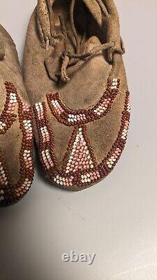 Antique Childs Native American Plains Beaded Moccasins