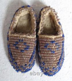 Antique Miniature Beaded on Leather Native American Moccasins 2½ long c. 1910