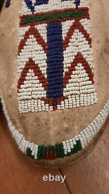 Antique Native American Beaded Cheyenne Moccasins 1900-1910s OLD PARFLESH