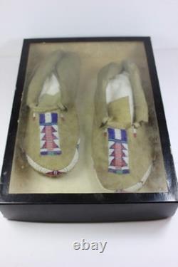 Antique Native American Beaded Indian Moccasins AUTHENTIC & INDIAN PRE-OWNED