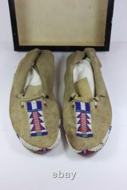 Antique Native American Beaded Indian Moccasins AUTHENTIC & INDIAN PRE-OWNED
