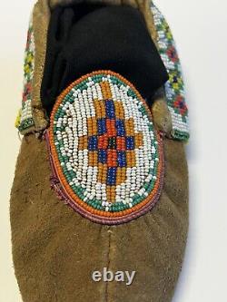 Antique Native American Indian Beaded Woman Moccasins 1880's to 1910s Lot A1