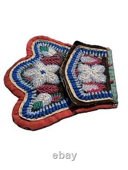 Antique Native American Iroquois Beaded Purse