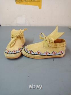 Antique Native American Sioux Cree Indian Cheyenne Beaded Mukluks Flat Moccasins