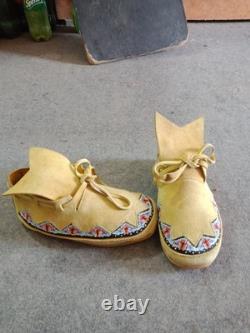 Antique Native American Sioux Cree Indian Cheyenne Beaded Mukluks Flat Moccasins