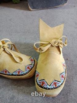Antique Native American Sioux Cree Indian Cheyenne Beaded Mukluks Flat Moccasins