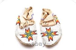 Antique PAIR OF BEADED Native American SIOUX Plains Indian MOCCASINS VTG Shoes