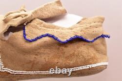 Antique PAIR OF BEADED Native American SIOUX Plains Indian MOCCASINS VTG Shoes