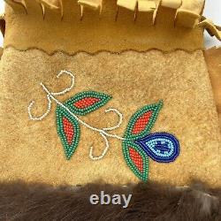 Antique / Vintage Native American Indian Beaded Leather Gauntlet Mittens