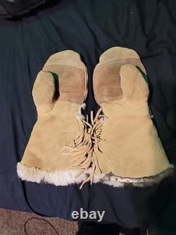 Astris Native American Beaded Mittens with Fur Trim and Fringer