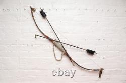 Atq NATIVE AMERICAN INDIAN HAND CRAFTED Beaded BOW AND ARROW WALL HANGING