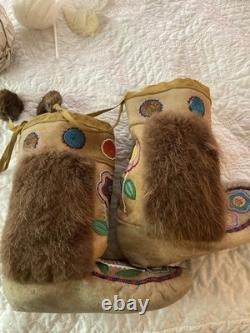 Beaded Mukluks M8/W10 Beautiful Native American Cree Beaded Mukluks