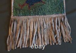 Beautiful 1930's Native American Yakama Walla Walla Beaded Bag Hunter & Wolves