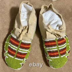 Beautiful Native American Lakota Sioux Beaded Men's Moccasins