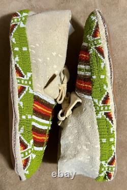 Beautiful Native American Lakota Sioux Beaded Men's Moccasins