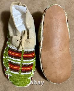 Beautiful Native American Lakota Sioux Beaded Men's Moccasins