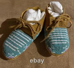 Beautiful Native American Lakota Sioux Beaded Women's Moccasins