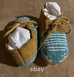 Beautiful Native American Lakota Sioux Beaded Women's Moccasins