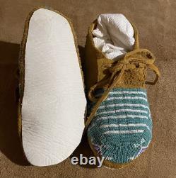 Beautiful Native American Lakota Sioux Beaded Women's Moccasins