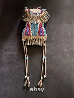 Beautiful Vintage Native American Strike A Lite Beaded Bag