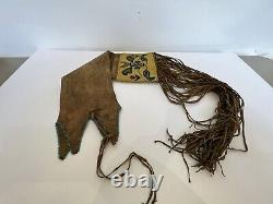 C. 1880 Blackfoot NATIVE AMERICAN INDIAN Beaded Tobacco Pouch Bag