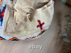 CHEYENNE INDIAN NATIVE AMERICAN BEADED MOCCASINS BEADS Antique