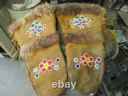 CIRCA 1950s NATIVE AMERICAN BEADED GAUNTLETS CANADA SIOUX CREE DOESKIN FRINGE