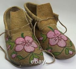 Deerskin Native American Moccasins Beaded Vintage Woodlands Ojibwe or Cree 9.25