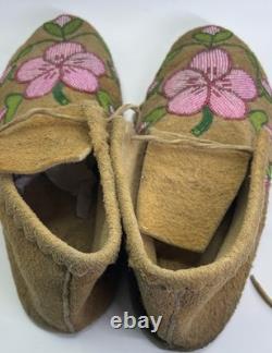 Deerskin Native American Moccasins Beaded Vintage Woodlands Ojibwe or Cree 9.25