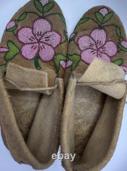 Deerskin Native American Moccasins Beaded Vintage Woodlands Ojibwe or Cree 9.25