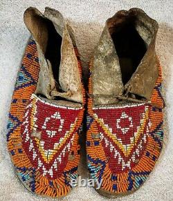 EARLY PLAINS SIOUX INDIAN NATIVE AMERICAN BEADED MOCCASINS BEADS ANTIQUE withsinew