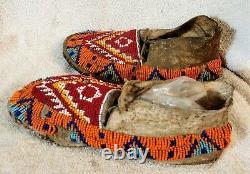 EARLY PLAINS SIOUX INDIAN NATIVE AMERICAN BEADED MOCCASINS BEADS ANTIQUE withsinew