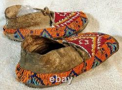 EARLY PLAINS SIOUX INDIAN NATIVE AMERICAN BEADED MOCCASINS BEADS ANTIQUE withsinew