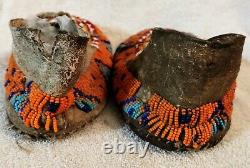 EARLY PLAINS SIOUX INDIAN NATIVE AMERICAN BEADED MOCCASINS BEADS ANTIQUE withsinew